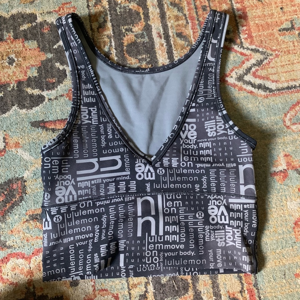 Size 4 lululemon power pivot tank
